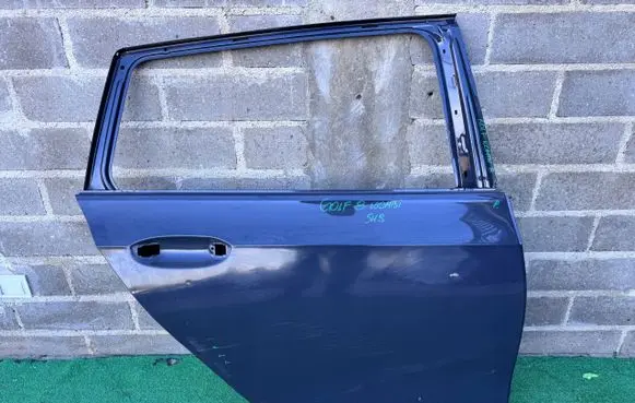 Volkswagen Golf VIII Rear door 