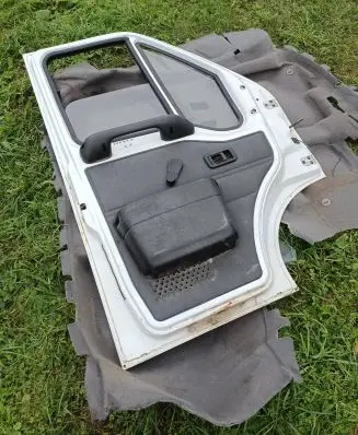 Door (2 Door Coupe)