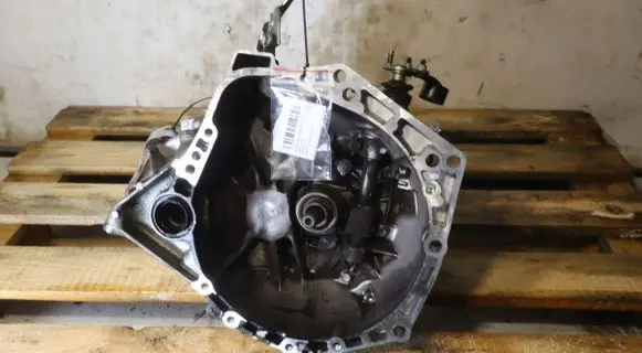 Manual 5 speed gearbox
