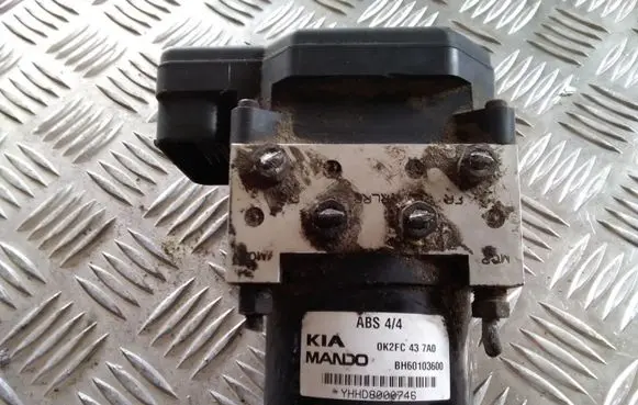 KIA Carens I ABS Pump 0K2FC437A0 5WY7206B BH60103600