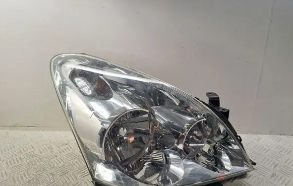 Toyota Corolla Verso AR10 Headlight/headlamp 811300F010 7357230400