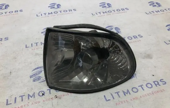 BMW 7 E38 Front indicator light