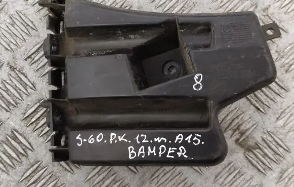 Front bumper mounting bracket