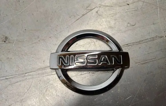 Nissan Note (E11) Manufacturers badge/model letters 90890AU400