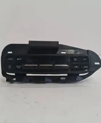 Toyota Auris E180 Climate control unit 5546802030