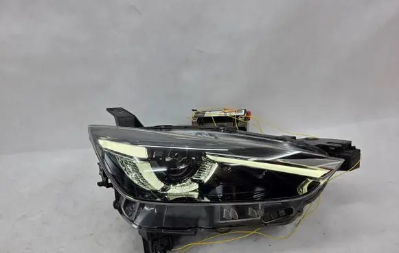 Mazda CX-3 Headlight/headlamp D10E51030