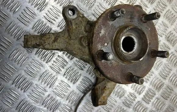 Lexus RX 300 Front wheel hub