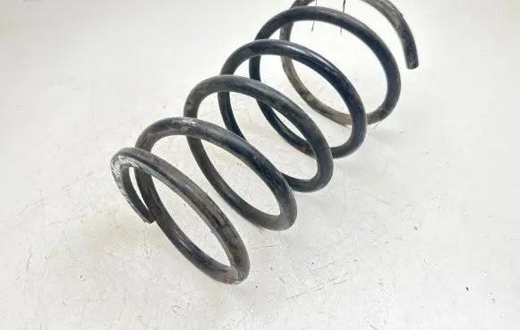 Nissan X-Trail T30 Rear coil spring