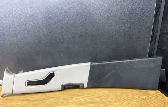 Volvo V70 (B) pillar trim (top) 1882