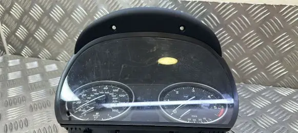 BMW X1 E84 Speedometer (instrument cluster) 918737101