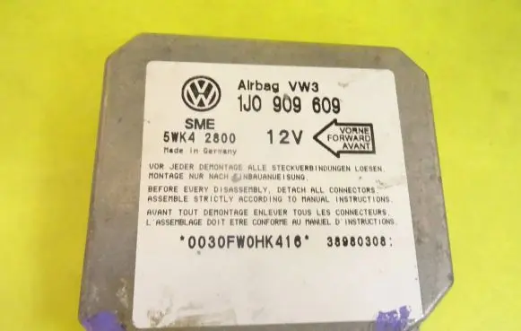 Volkswagen Golf IV Airbag control unit/module 1J0909609