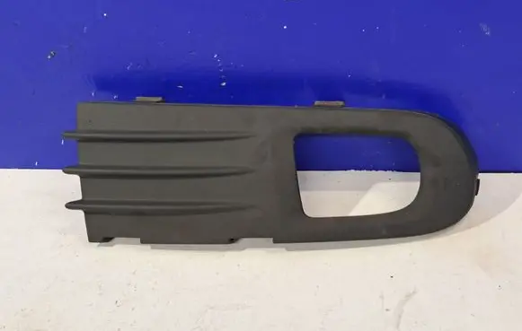 Volvo V50 Front fog light trim/grill 30655885