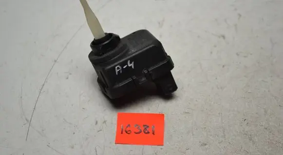 Audi A4 S4 B5 8D Headlight level adjustment motor VAD12V765 0307852315 4D0941295