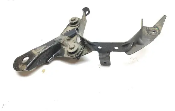 Nissan NV300 Power steering pump mounting bracket 996943370R 453778
