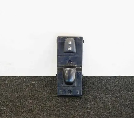 Nissan Qashqai Electric window control switch 15Y06SD
