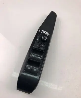 Toyota Camry VIII XV70 Electric window control switch 8404033160