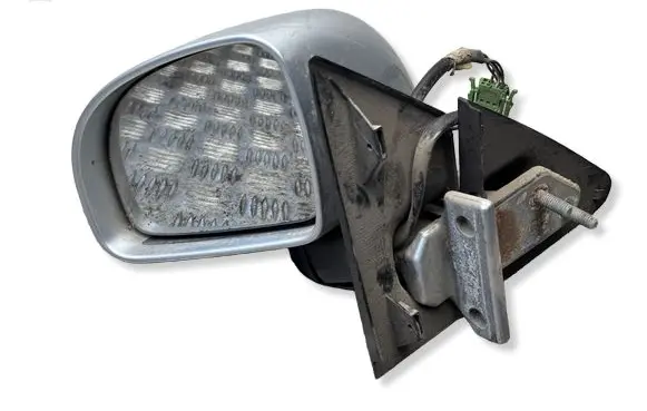 Volkswagen New Beetle Front door electric wing mirror 