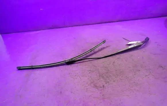 Dacia Dokker Front wiper blade arm 288817245R