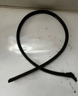 Volvo XC60 Engine compartment rubber 