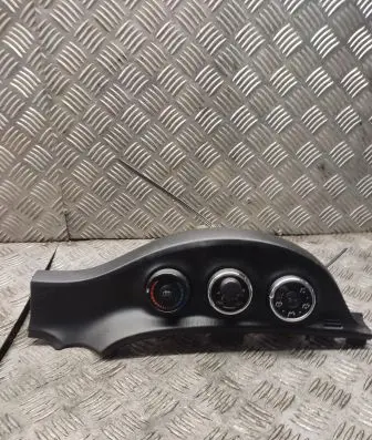 Toyota Yaris Climate control unit 554060d510