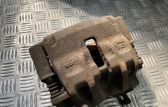 Land Rover Discovery Front brake caliper