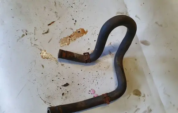 Suzuki Grand Vitara II Engine coolant pipe/hose NOCODE