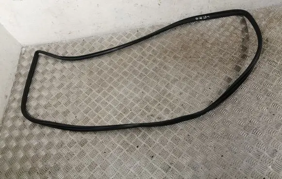 Toyota Verso Front door rubber seal 678610F020
