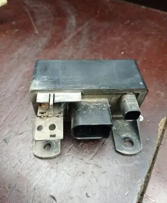 Glow plug pre-heat relay