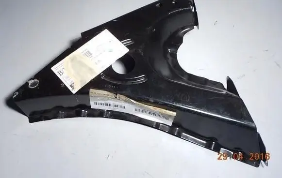 Mercedes-Benz ML W163 Fender mounting bracket A1636200934