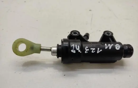 BMW 1 E81 E87 Clutch master cylinder 6773670 21526773670