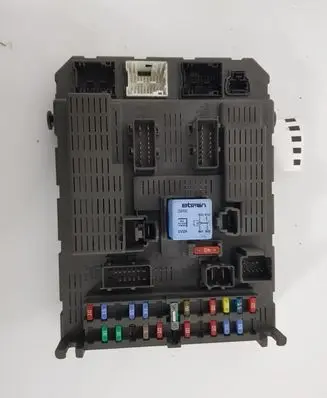 Peugeot 807 Fuse module 1400310680 14003106