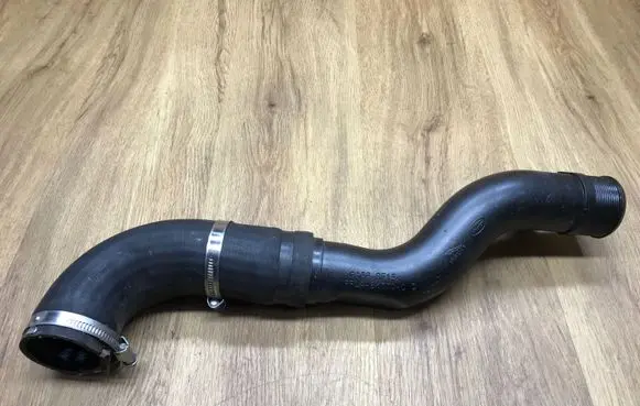 Land Rover Discovery 5 Intercooler hose/pipe FPLA6K770C