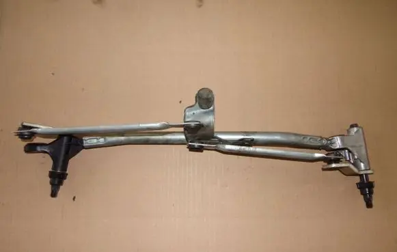 BMW 1 E81 E87 Front wiper linkage 