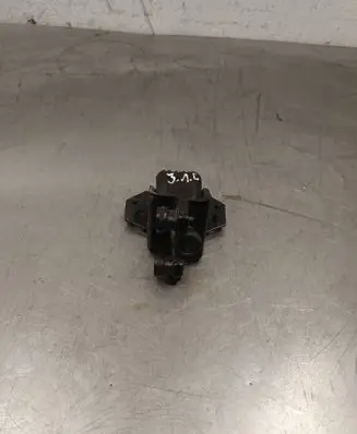 Peugeot Partner Sliding door middle roller runner 9680486580