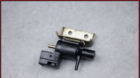 Mazda 626 Turbo solenoid valve K5T49090 FS051X30