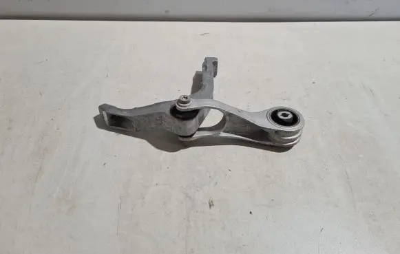 Porsche Macan (95B) Engine mounting bracket 95B199331