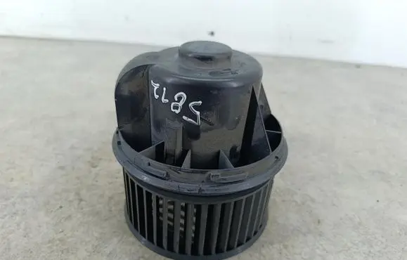 Ford Focus Heater fan/blower 3M5H18456EC