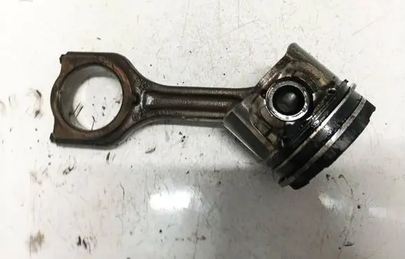 Volvo V50 Piston with connecting rod