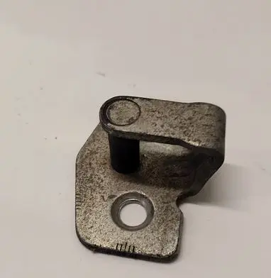 Opel Astra H Front door lock loop/hook striker 