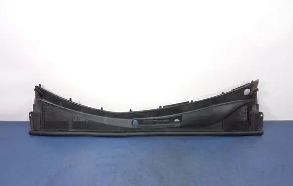 Cadillac SRX Wiper trim 64741-48030