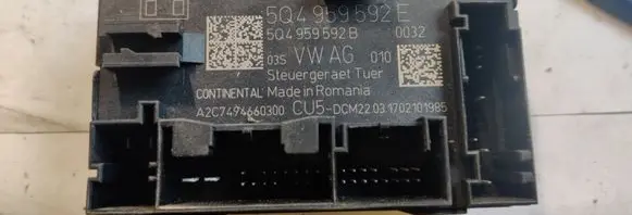 Volkswagen Golf VII Door control unit/module 5Q4959592E