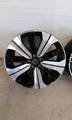 Volvo XC40 R19 alloy rim 