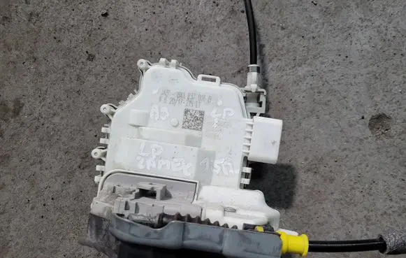 Audi A3 S3 8V Front door lock 8X1837016B