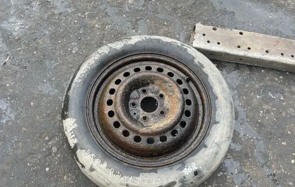 Chrysler Pacifica R18 spare wheel 