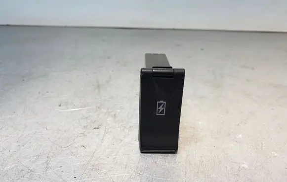 Mitsubishi Outlander USB socket connector 8638A387