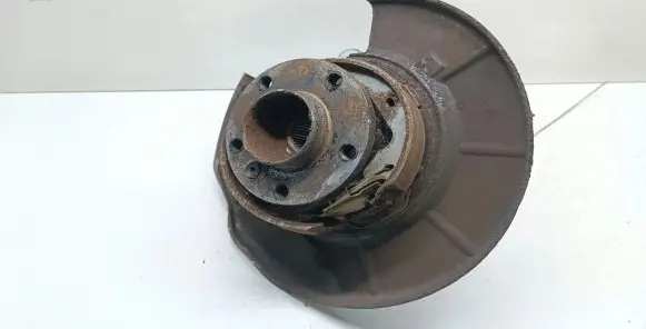 BMW X5 E53 Rear wheel hub spindle/knuckle 