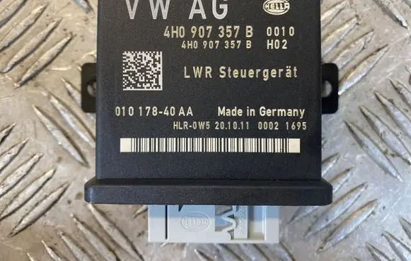 Audi A4 S4 B8 8K Light module LCM 4H0907357B 01017840AA