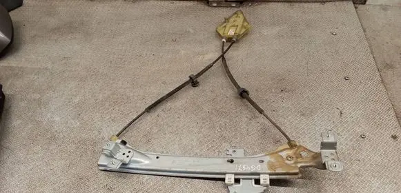 Renault Megane III Rear window lifting mechanism without motor 