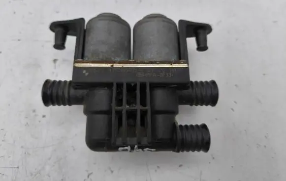 BMW X5 E53 Coolant heater control valve 8374995 021147412137