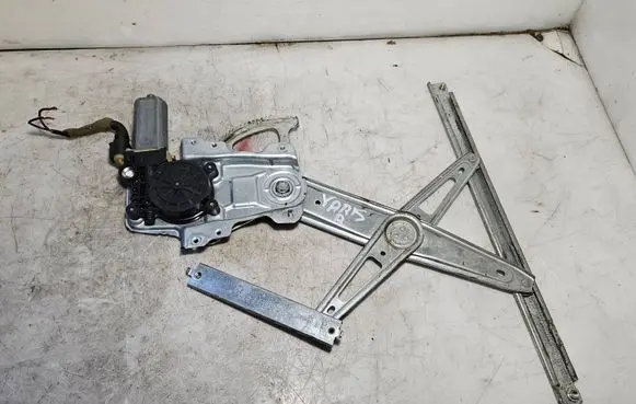 Toyota Yaris Front door window regulator with motor 0130822017 106218